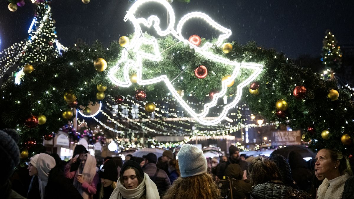 Průzkum: Víc než zdražování Čechům letošní Vánoce kazí epidemie